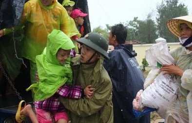 Lao động xa quê nháo nhào về quê chống bão số 14